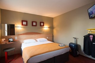 kyriad direct orleans la chapelle st mesmin