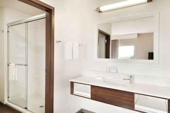 hampton inn and suites lavonia