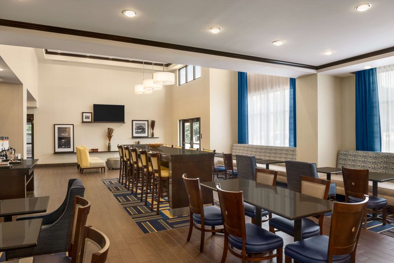 hampton inn and suites lavonia