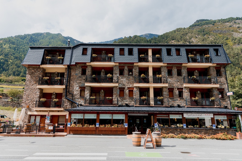 pierre and vacances andorra la tulipa