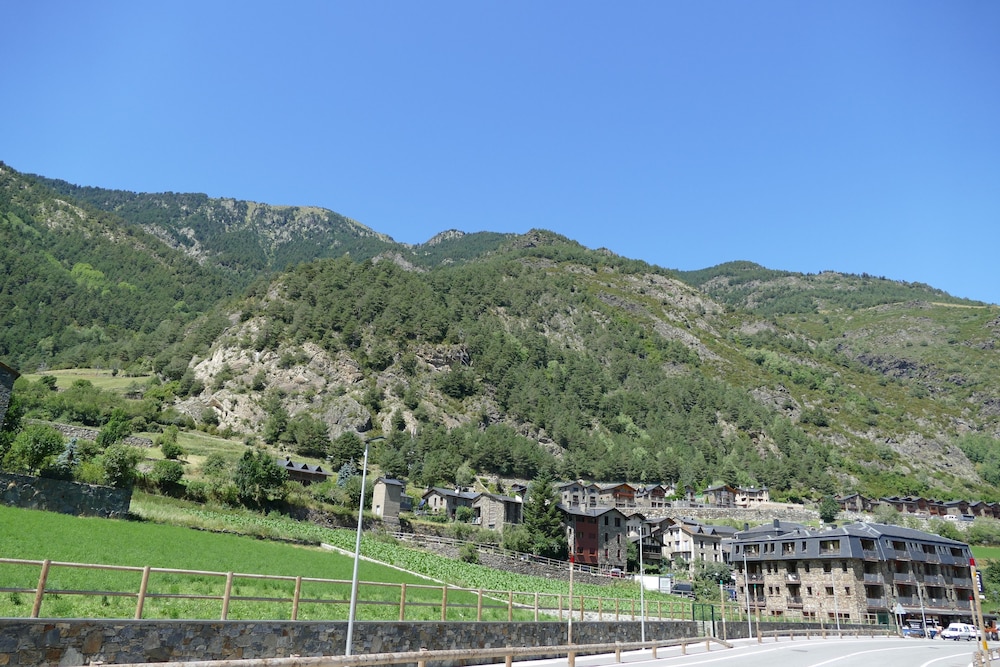 pierre and vacances andorra la tulipa