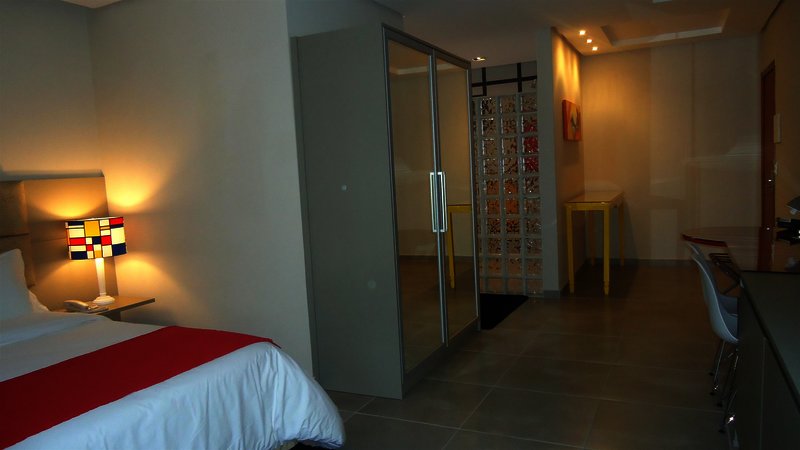 mondrian suite hotel
