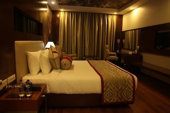 the lal vilas hotel and resort