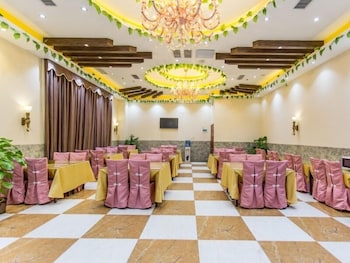greentree inn guangzhou chimelong paradise yuangang metro station hotel