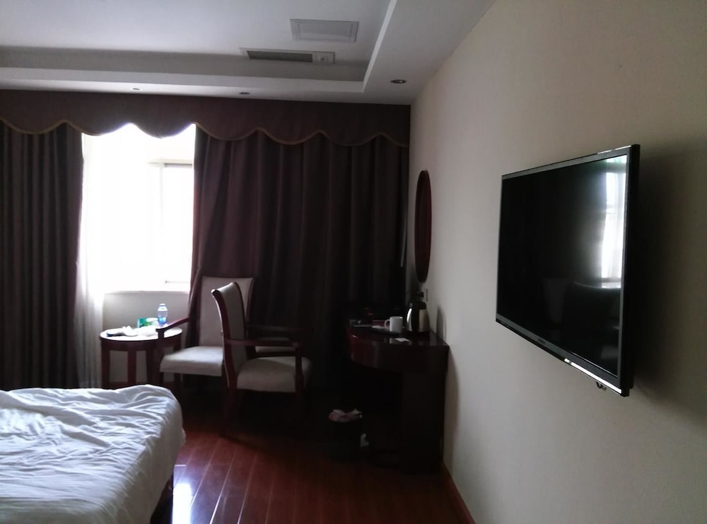 greentree inn guangzhou chimelong paradise yuangang metro station hotel