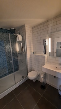 holiday inn calais by ihg