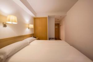 Hotel Catalunya Ski,Near Pas De La Casa Resort,3 star