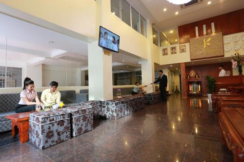 Kirirom Crystal Hotel,Phnom Penh>>Kandal,4 star