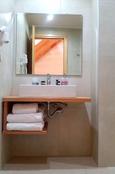 grand theoni boutique hotel and spa
