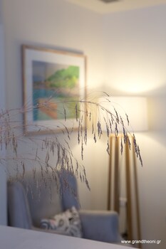 grand theoni boutique hotel and spa