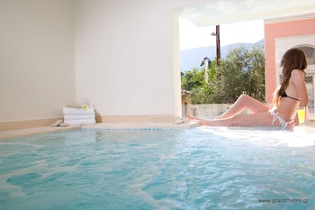 grand theoni boutique hotel and spa