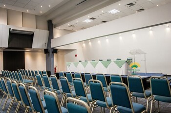 leques brasil hotel escola