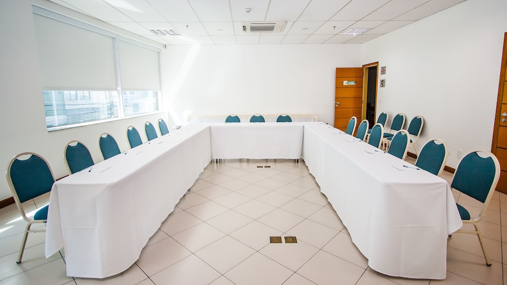 leques brasil hotel escola