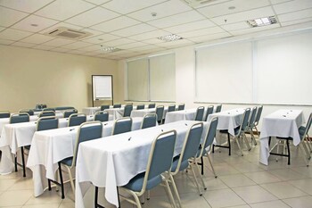 leques brasil hotel escola