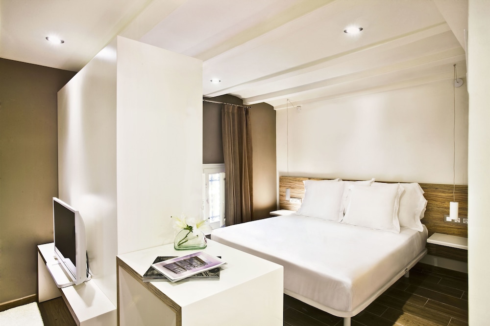 barcelona apartment mila