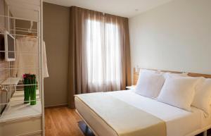 barcelona apartment mila