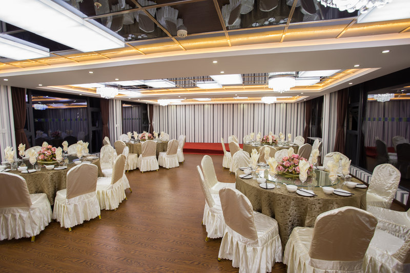 holiday inn express dujiangyan ancient city