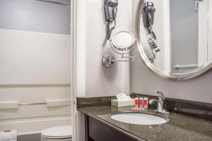 econo lodge brockport