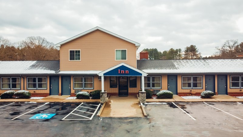 quiet corner inn