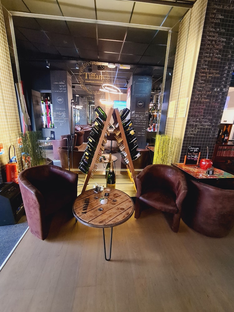 hotel and spa le renard centre