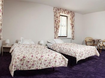 Folwark Książęcy,Lwowek Slaski>>Kliczków,3 star