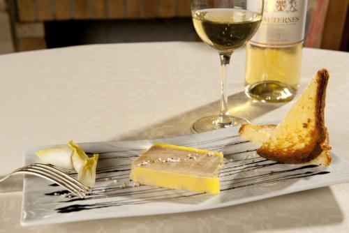 logis le cheval rouge