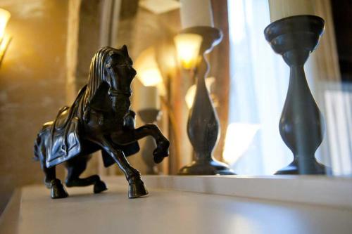 logis le cheval rouge