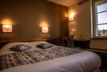 logis le cheval rouge