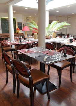 Logis Hotel Restaurant Le Monarque,La Chaussee-Saint-Victor>>Blois,3 star