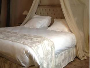 Logis Hotel Restaurant Le Cheval Blanc,,3 star