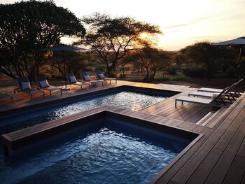 Tshukudu Game Lodge,Mica>>Hoedspruit,4 star