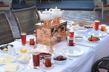 sarissa hotel