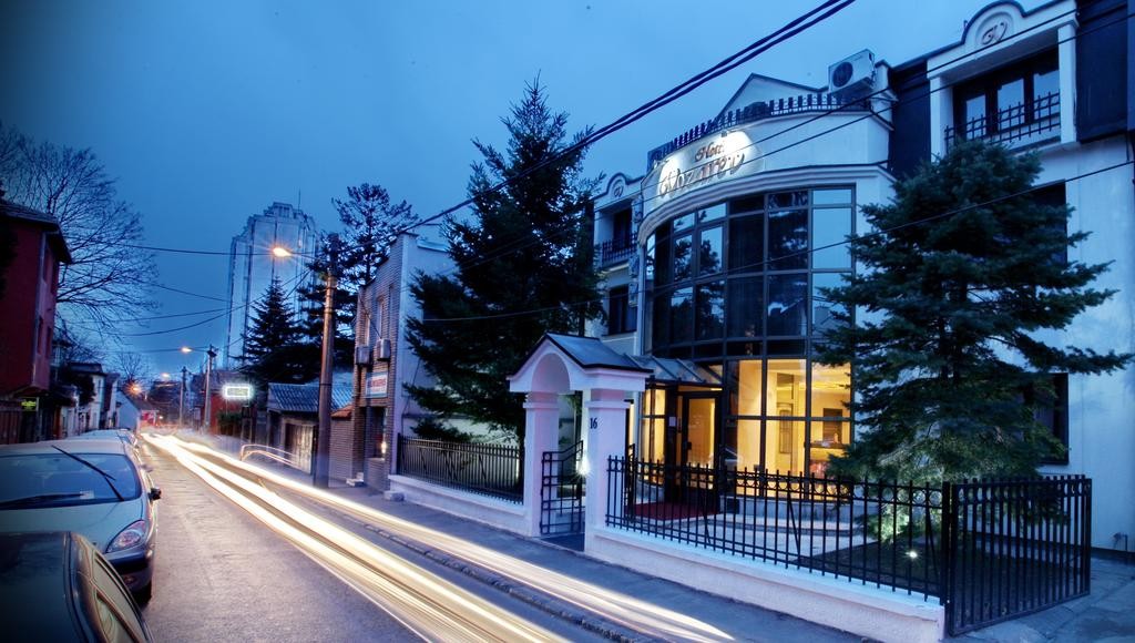hotel vozarev