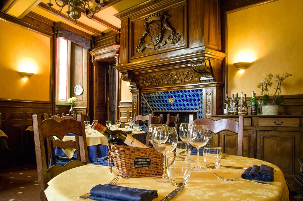 logis hotel du commerce quintin