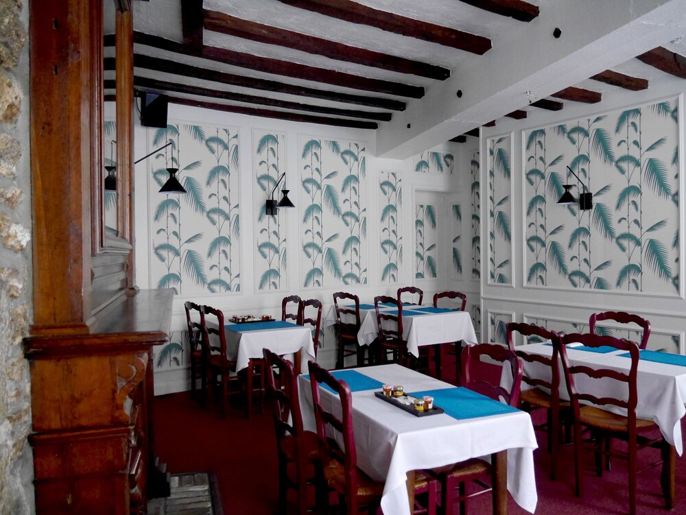 logis hotel du commerce quintin