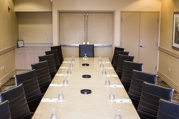 Holiday Inn & Suites Bolingbrook By Ihg,Bolingbrook>>Bellwood,3 star