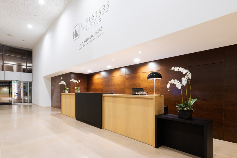 eurostars oasis plaza hotel