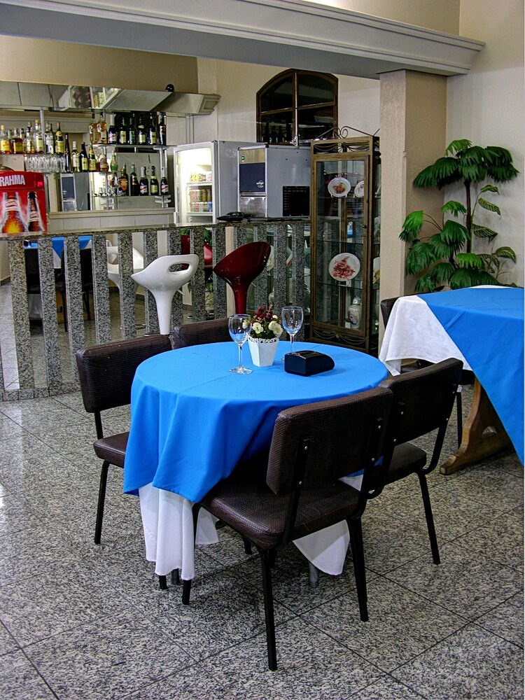 piloes palace hotel