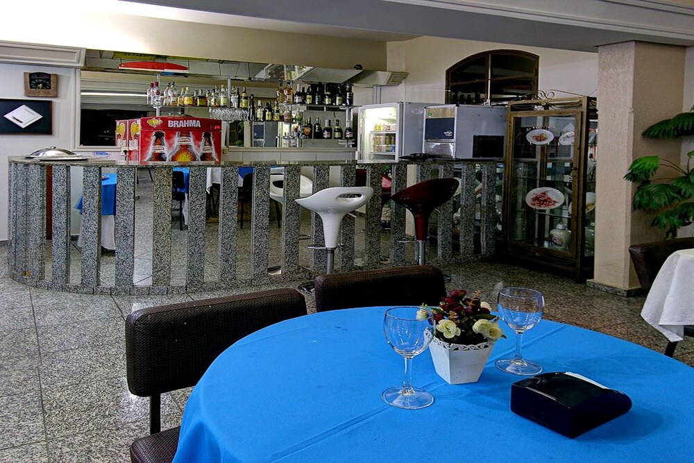 piloes palace hotel
