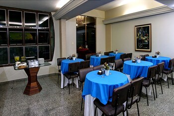 piloes palace hotel
