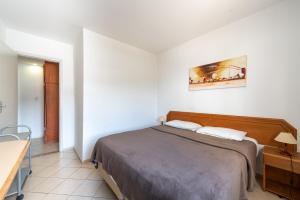 oyo residencial itacuruaai apart hotel mangaratiba