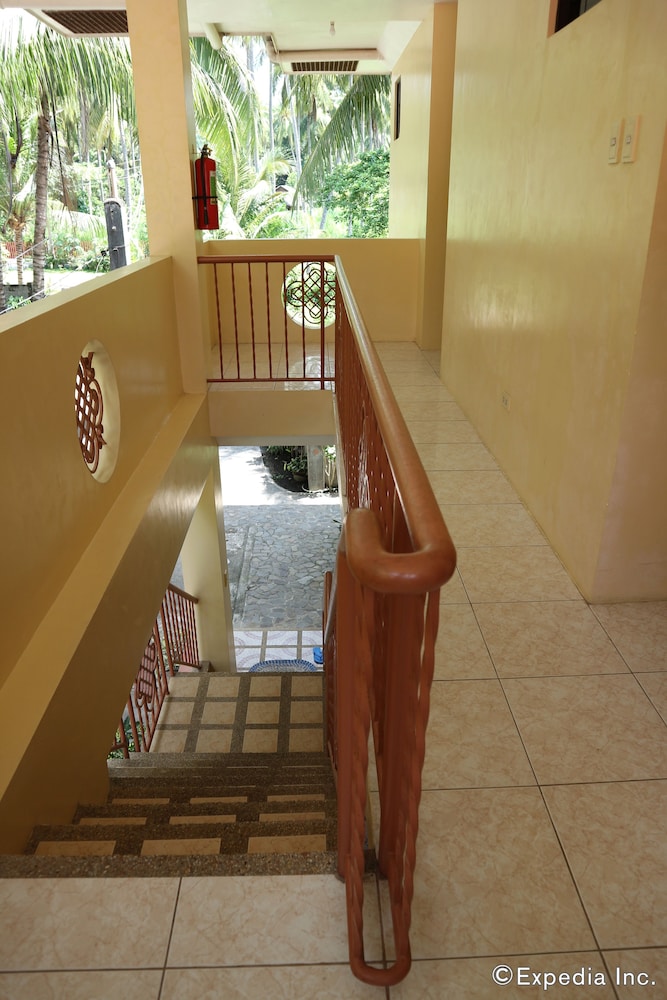 wellbeach dive resort