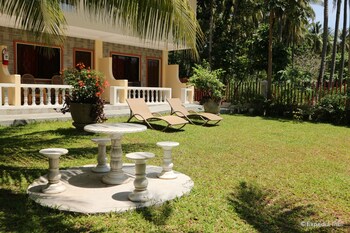 wellbeach dive resort