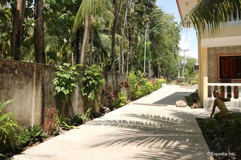 wellbeach dive resort