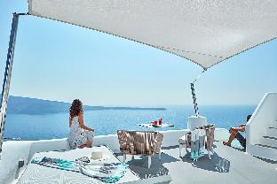 Charisma Suites,Oia>>Fira,4 star