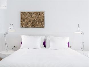 Charisma Suites,Oia>>Fira,4 star