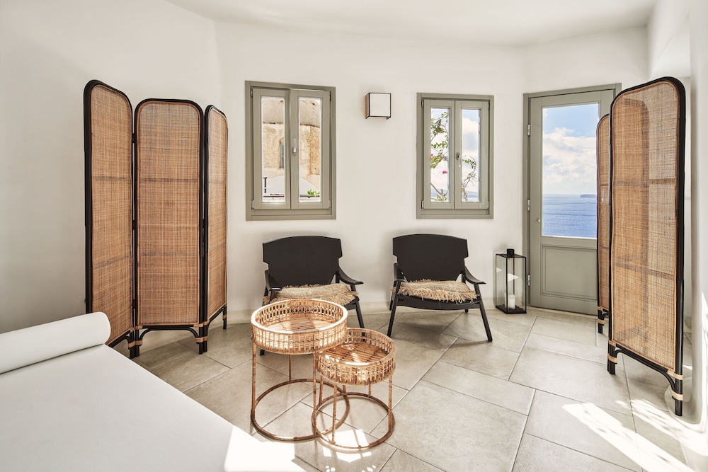 charisma suites