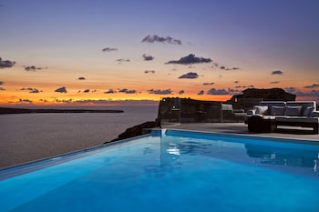 charisma suites