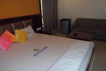 hotel royal park residency