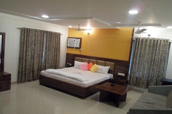 hotel royal park residency